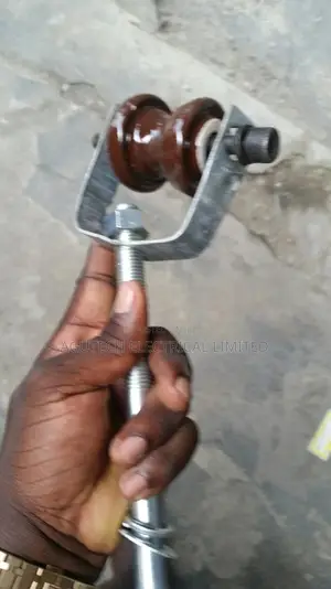 D-Iron Buckle Iron