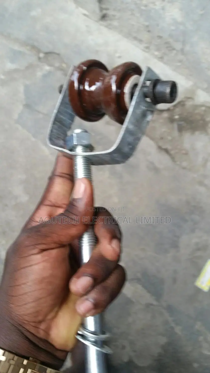 D-Iron Buckle Iron