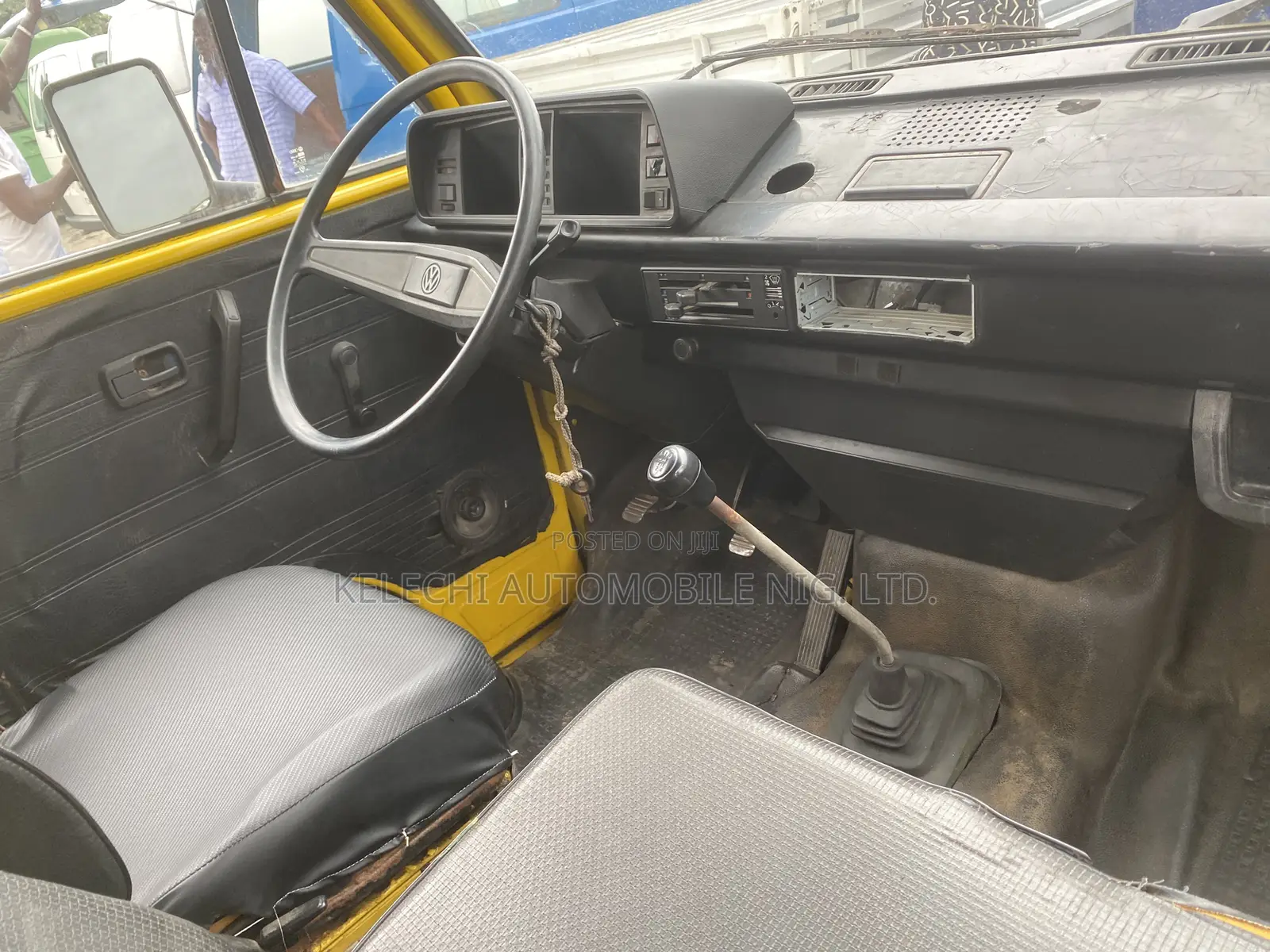 Volkswagen LT 2000 Yellow
