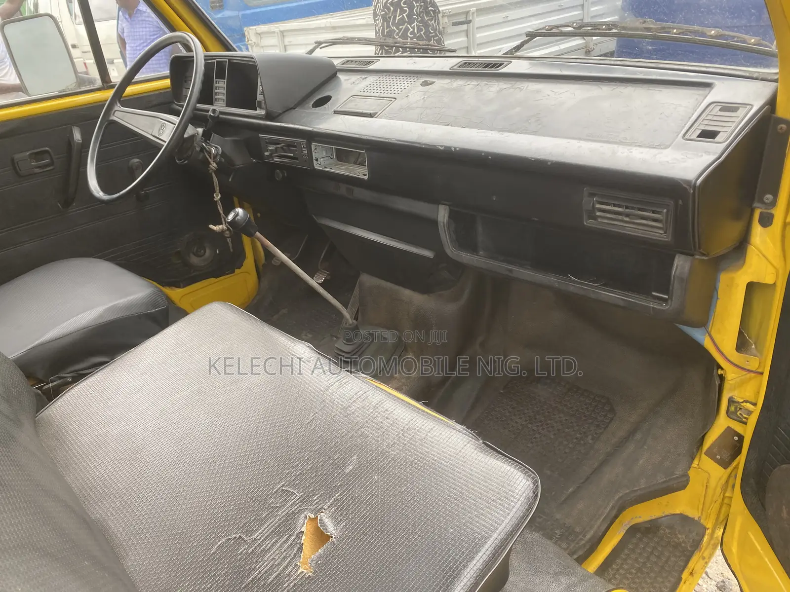 Volkswagen LT 2000 Yellow