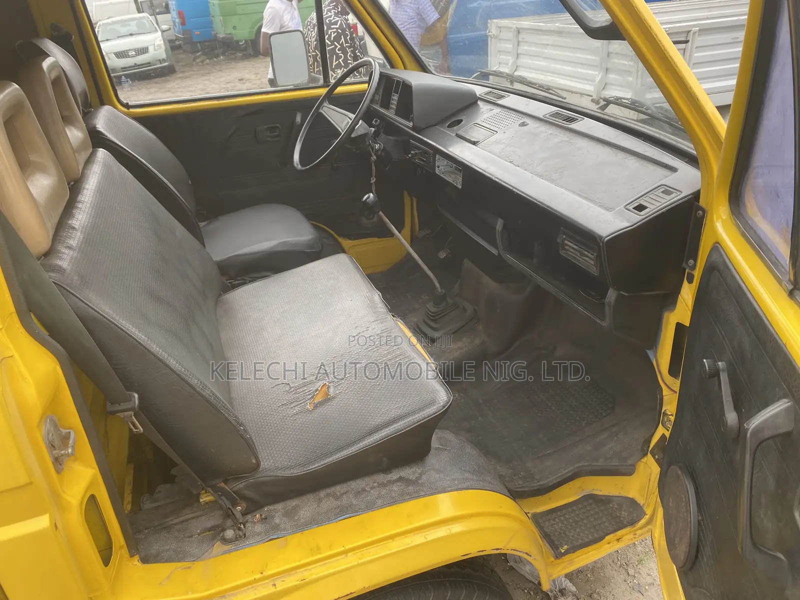 Volkswagen LT 2000 Yellow