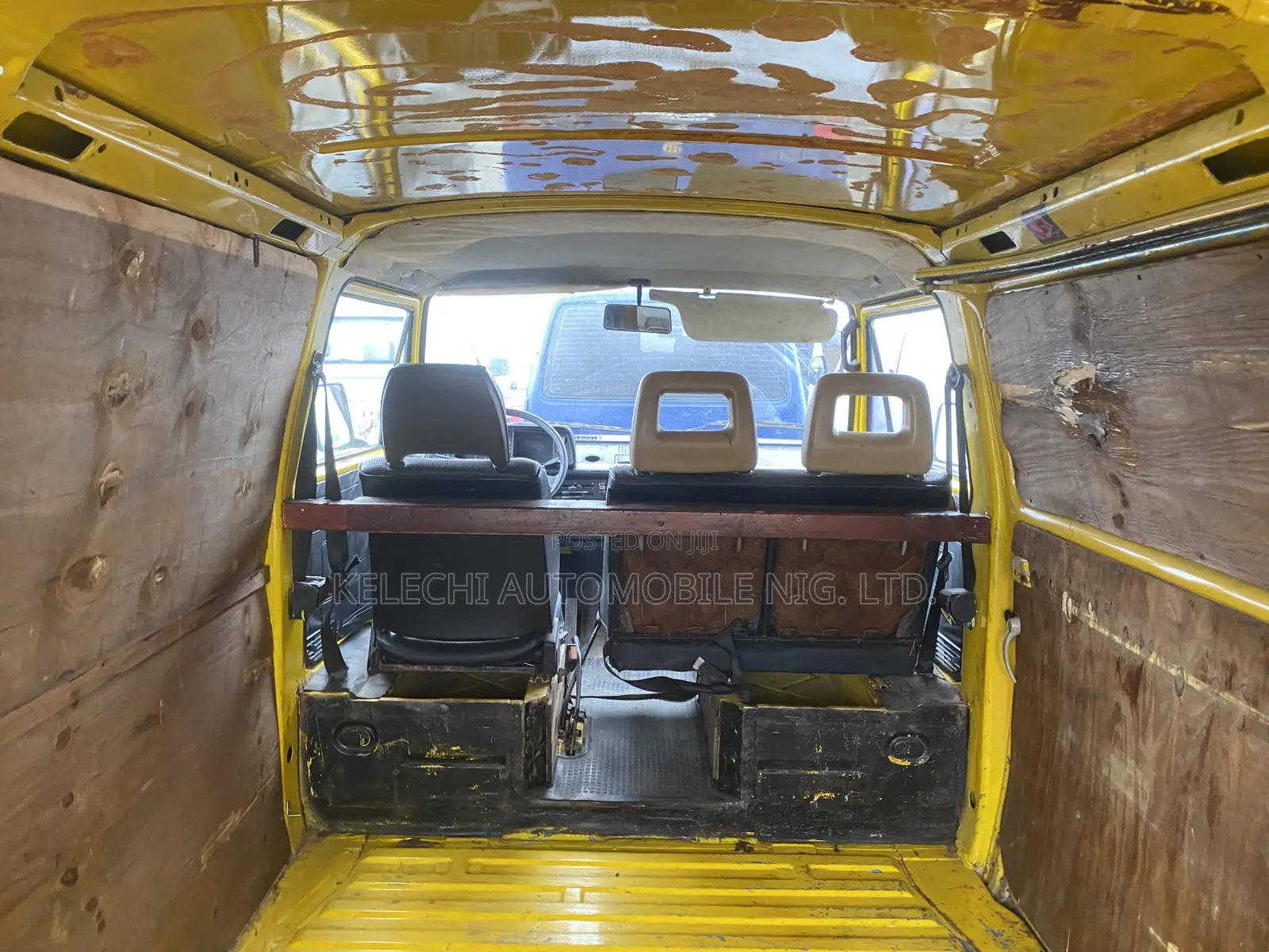Volkswagen LT 2000 Yellow