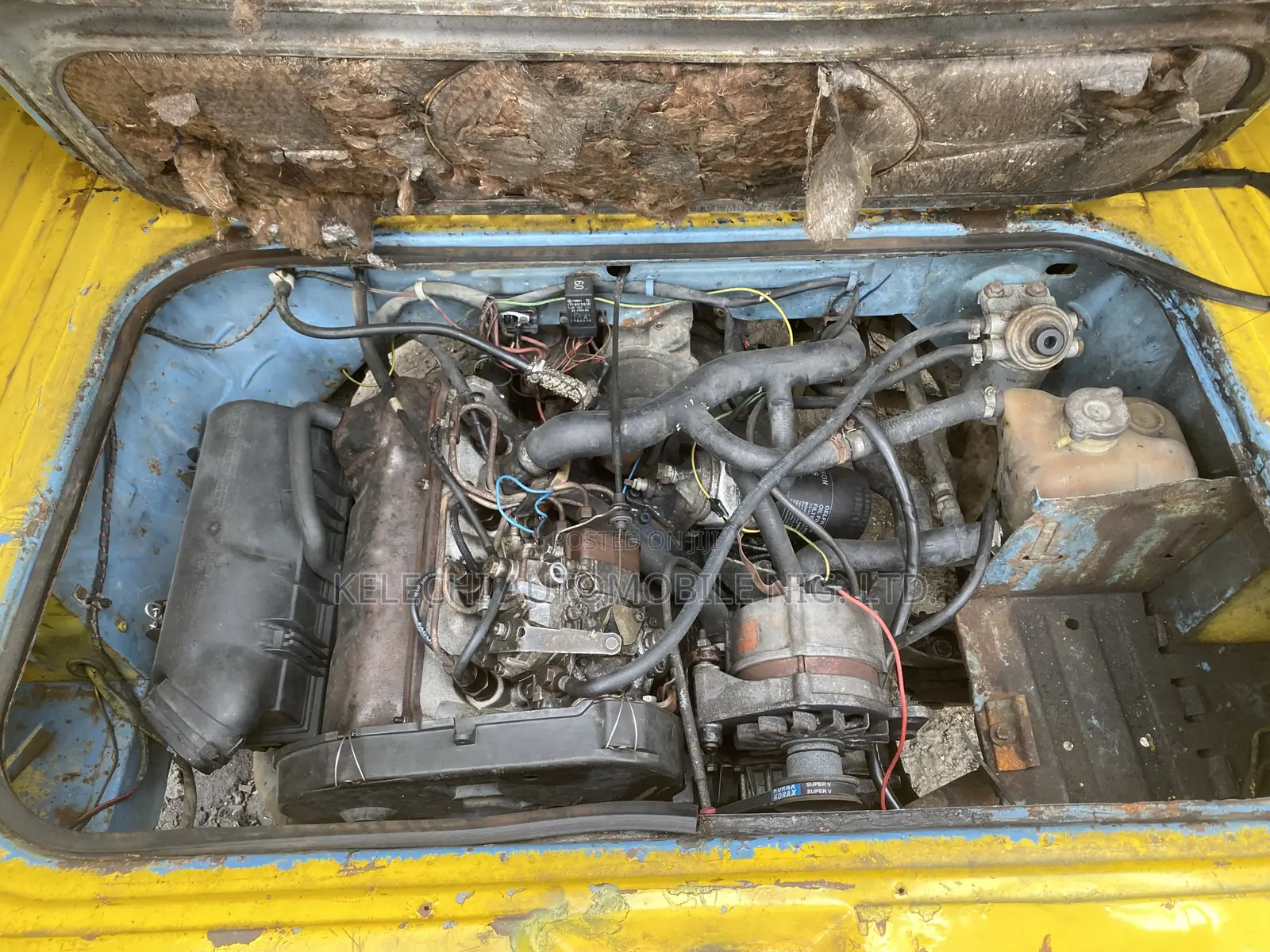Volkswagen LT 2000 Yellow