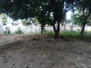 5bdrm Bungalow in Wuse 2 for sale