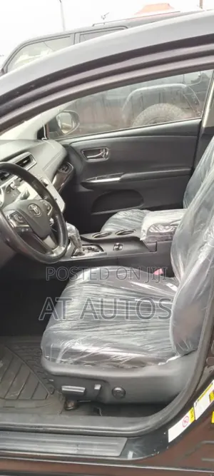 Toyota Avalon XLE Touring Sedan FWD (3.5L 6cyl 6A) 2013 Black
