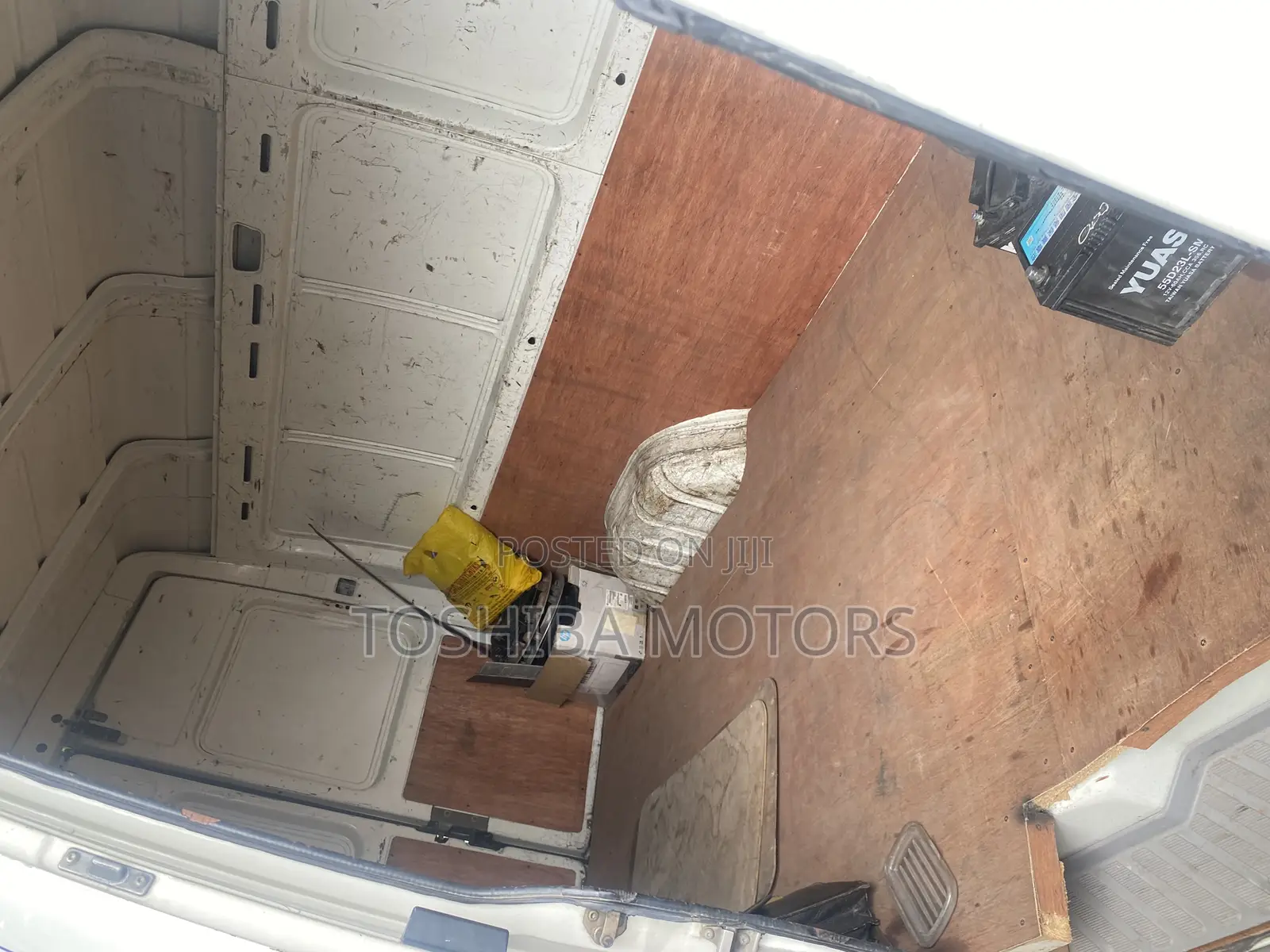 Volkswagen LT 2000 White