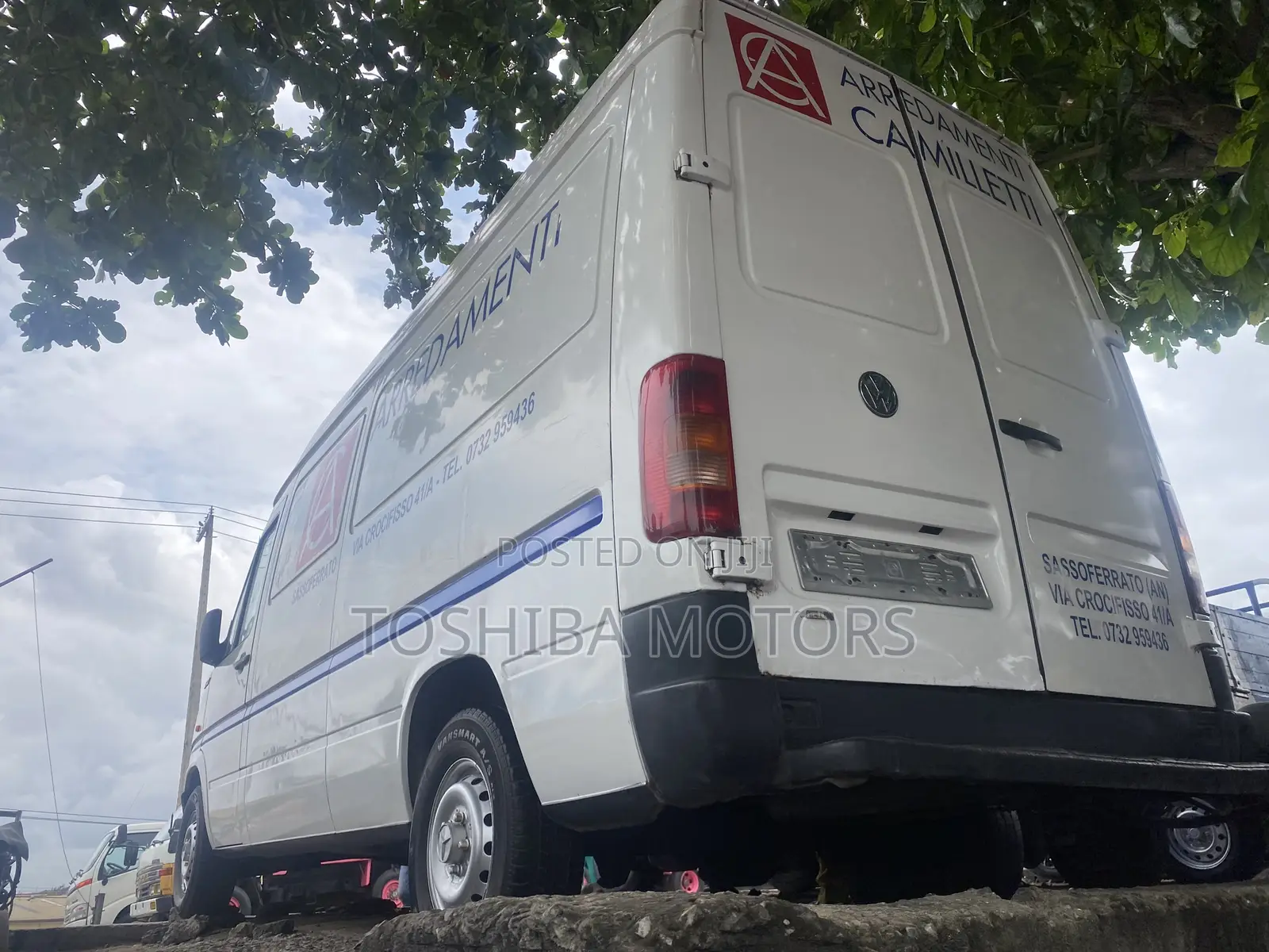 Volkswagen LT 2000 White