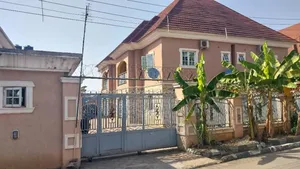 4bdrm Duplex in Hillview Estate By for sale