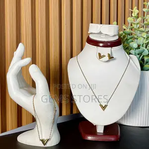 Photo - Stylish v-Charm Jewelry Set–Necklace, Earrings and Bracelet