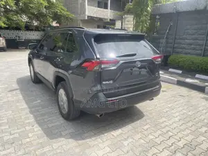 Toyota RAV4 XLE AWD 2024 Gray