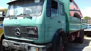 Mercedes Truck V8 Engine and 10bolt