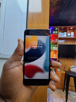 Apple iPhone 7 32 GB Black