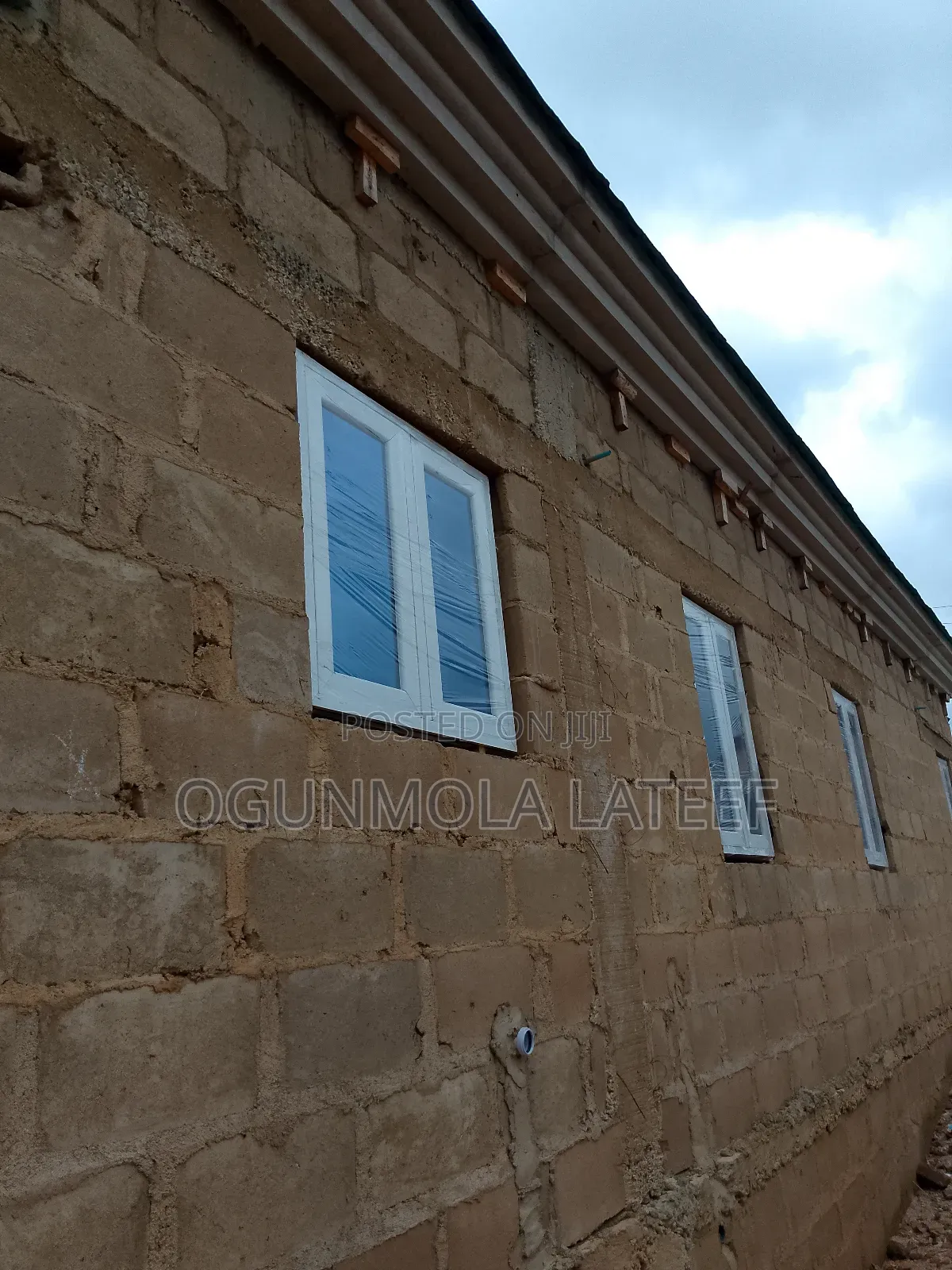 White Aluminum Casement Window With Net and Burglary