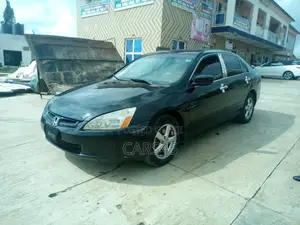 Photo - Honda Accord 2003 Black