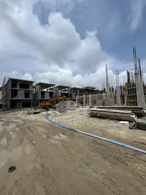 Luxurious 5 Bedroom Fully Detached Duplex