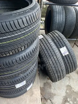 235/65/18 Michelin Tire Original