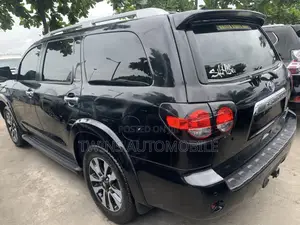 Toyota Sequoia Platinum 4x4 2019 Black