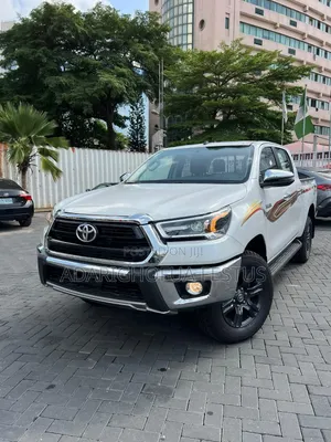 New Toyota Hilux 2024 White