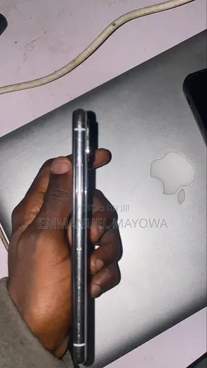Apple iPhone X 64 GB White