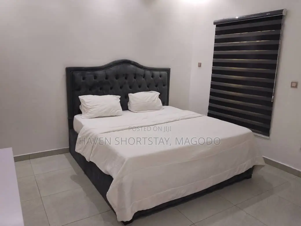 2-BRM Flat for Shortlet Inside Magodo Shangisha