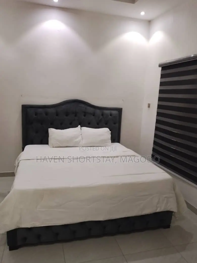 2-BRM Flat for Shortlet Inside Magodo Shangisha