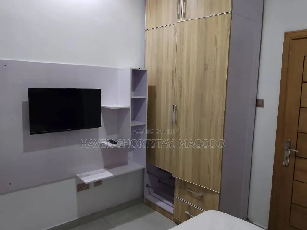 2-BRM Flat for Shortlet Inside Magodo Shangisha