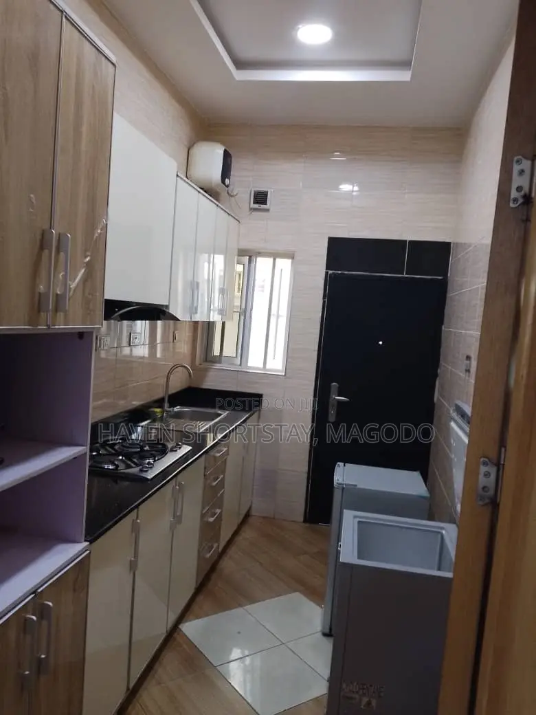 2-BRM Flat for Shortlet Inside Magodo Shangisha