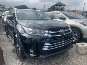 Toyota Highlander XLE 4dr SUV AWD (3.5L 6cyl 6A) 2014 Black