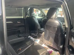 Toyota Highlander XLE 4dr SUV AWD (3.5L 6cyl 6A) 2014 Black