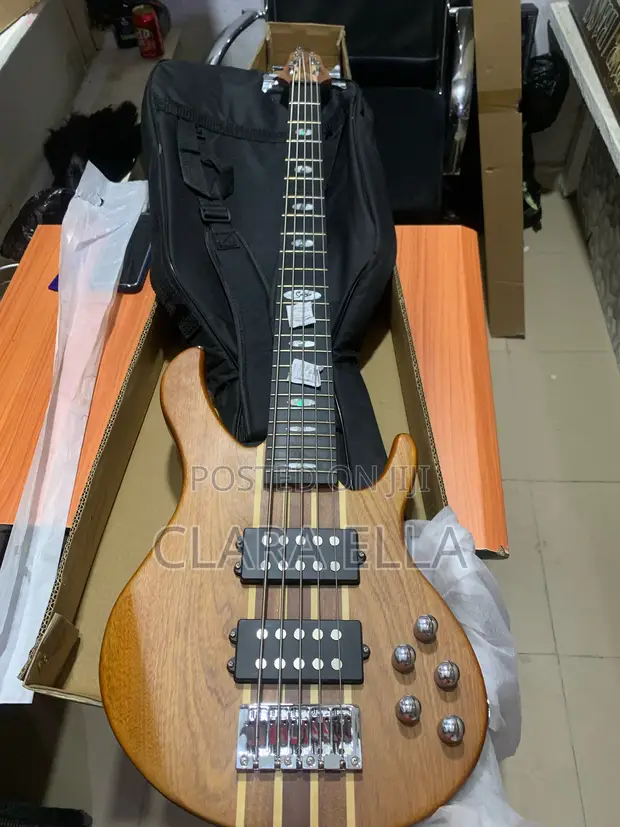 Smiger G-B50-T5 5-String Active Bass Electric Guitar. in Ojo