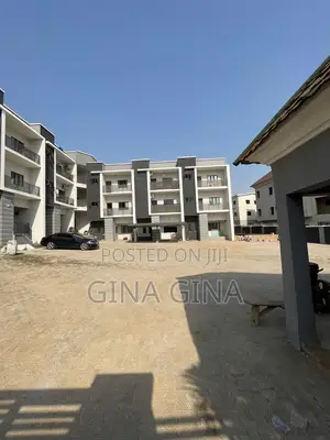 5bdrm Townhouse/Terrace in Life Camp By Berger for sale