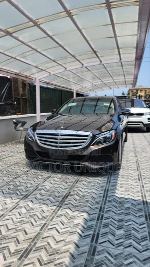 Mercedes-Benz C300 2016 Brown