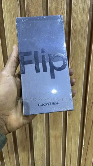 New Samsung Galaxy Z Flip4 256 GB