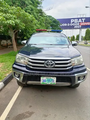 Hilux Rental (Black 2018 Model)