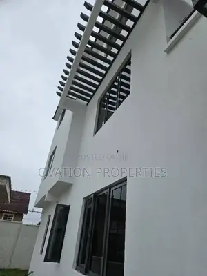6bdrm Duplex in Gra for sale