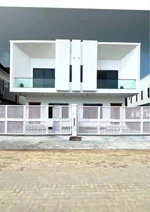 4bdrm Duplex in Orchid Road, Chevron for sale