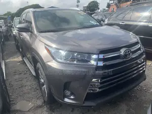 Toyota Highlander XLE 4dr SUV (3.5L 6cyl 6A) 2015 Gray
