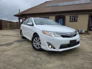 Toyota Camry LE 4dr Sedan (2.5L 4cyl 6A) 2012 White