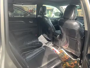 Toyota Highlander Limited V6 4x4 (3.5L 6cyl 6A) 2016 Gold