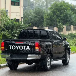 Toyota Hilux 2017 Black