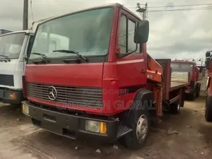 814 Pickup Truck With 3 Tons Hiab Crane (Foreign Used)