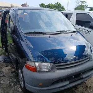 Toyota HiAce 2004 Blue