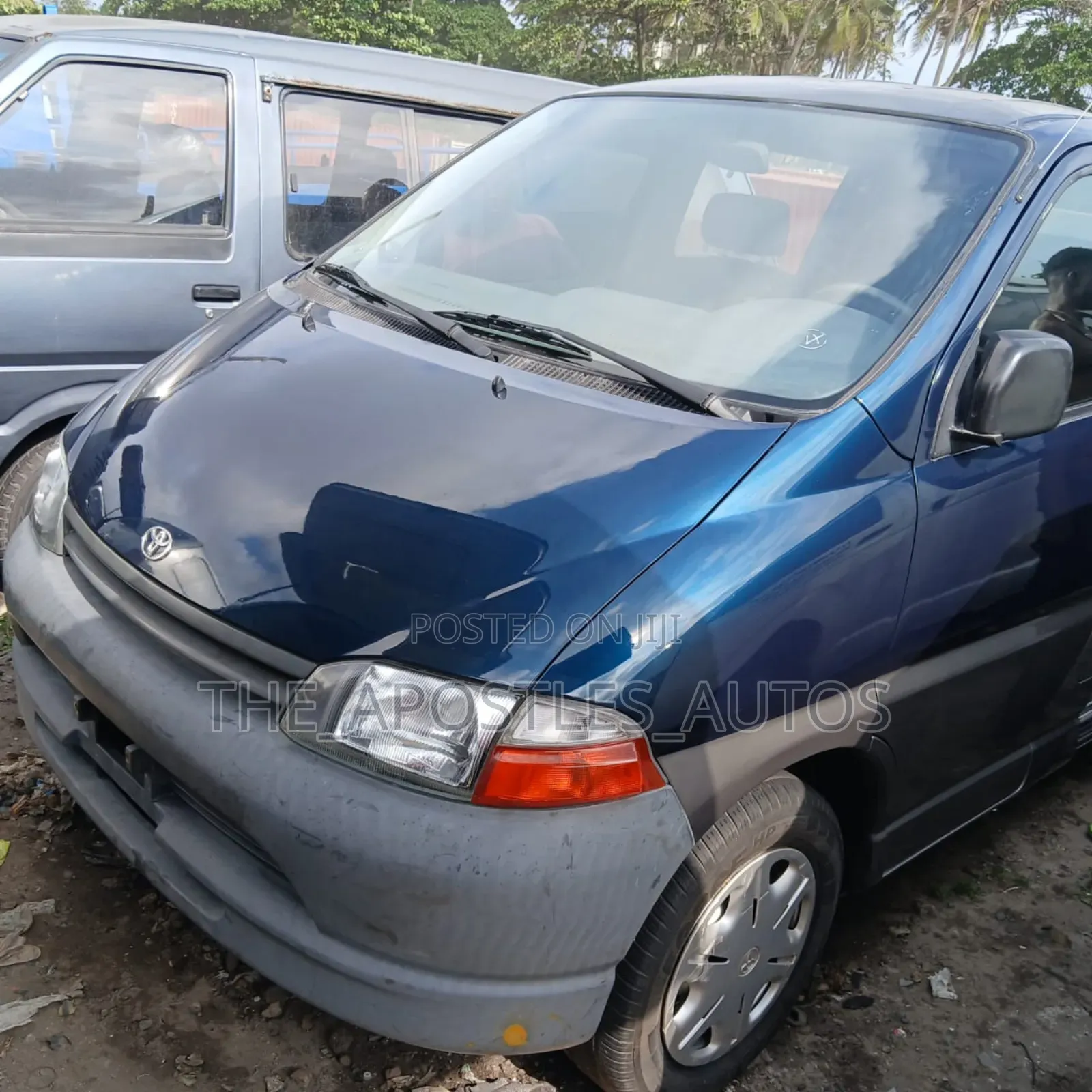 Toyota HiAce 2004 Blue