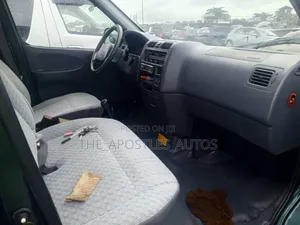 Toyota HiAce 2004 Green