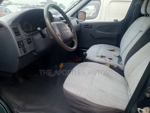 Toyota HiAce 2002 Green