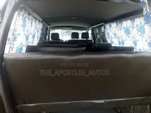 Toyota HiAce 2002 Green