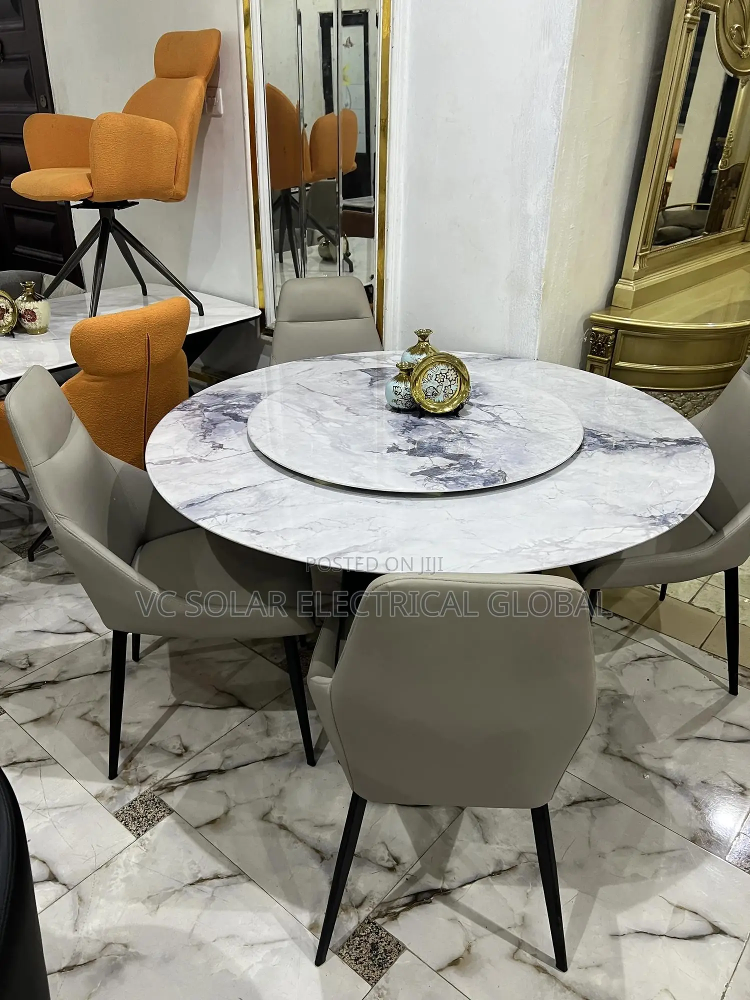 Round Dining by 4