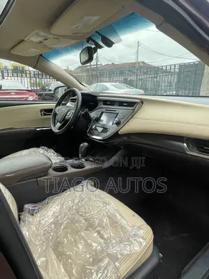 Toyota Avalon XLE Premium FWD Sedan (3.6L 6cyl 6A) 2016 Burgundy