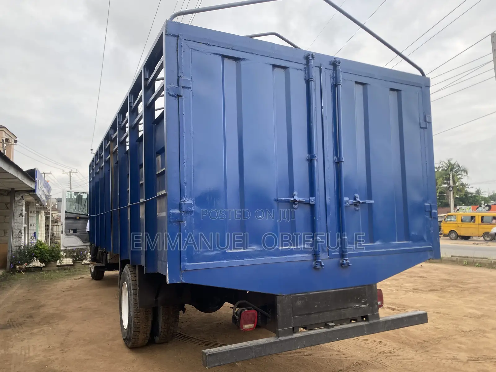 Freight-Liner Truck