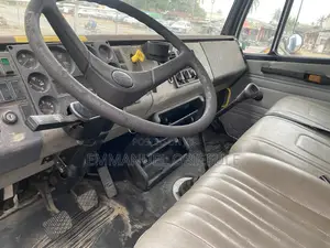 Freight-Liner Truck